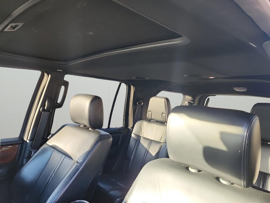 Used 2017 Lincoln Navigator Select image 23