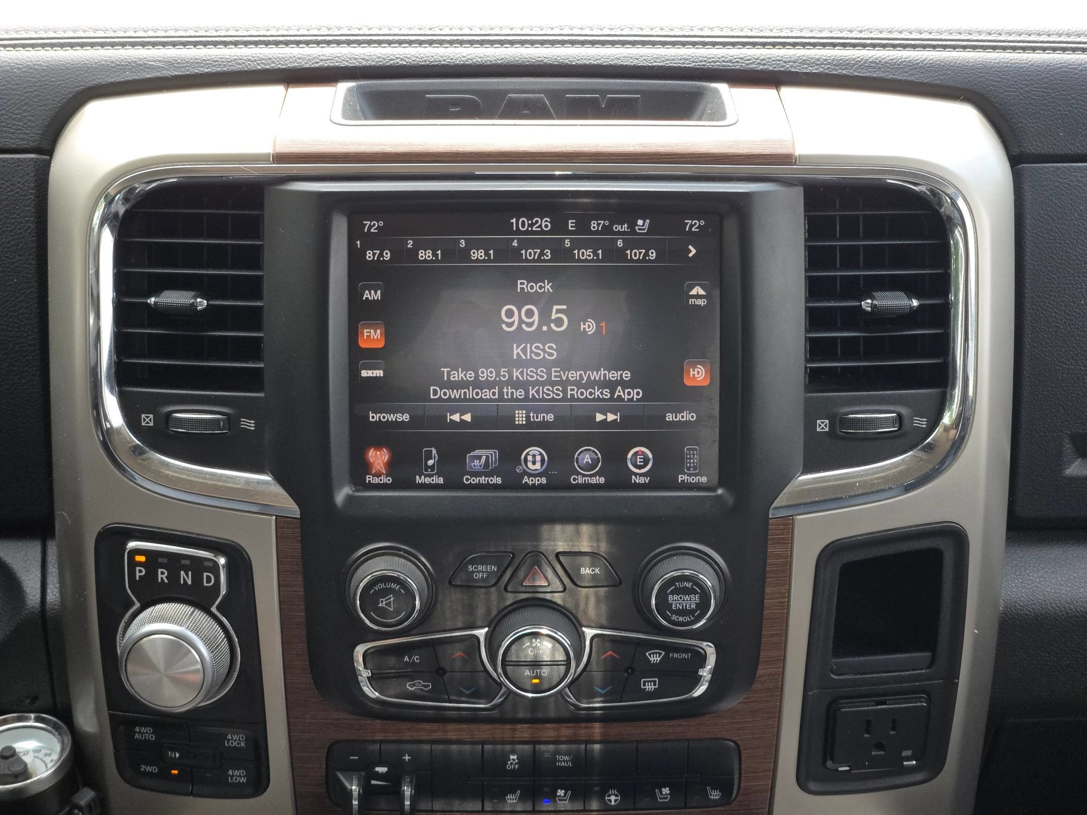 Used 2014 RAM 1500 Laramie w/ Convenience Group AWD/4WD image 16