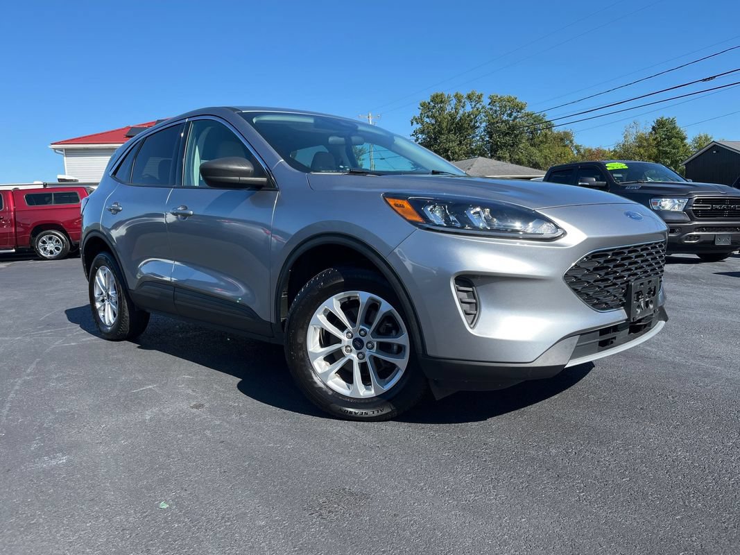 Used 2022 Ford Escape SE w/ Convenience Package AWD/4WD image 1