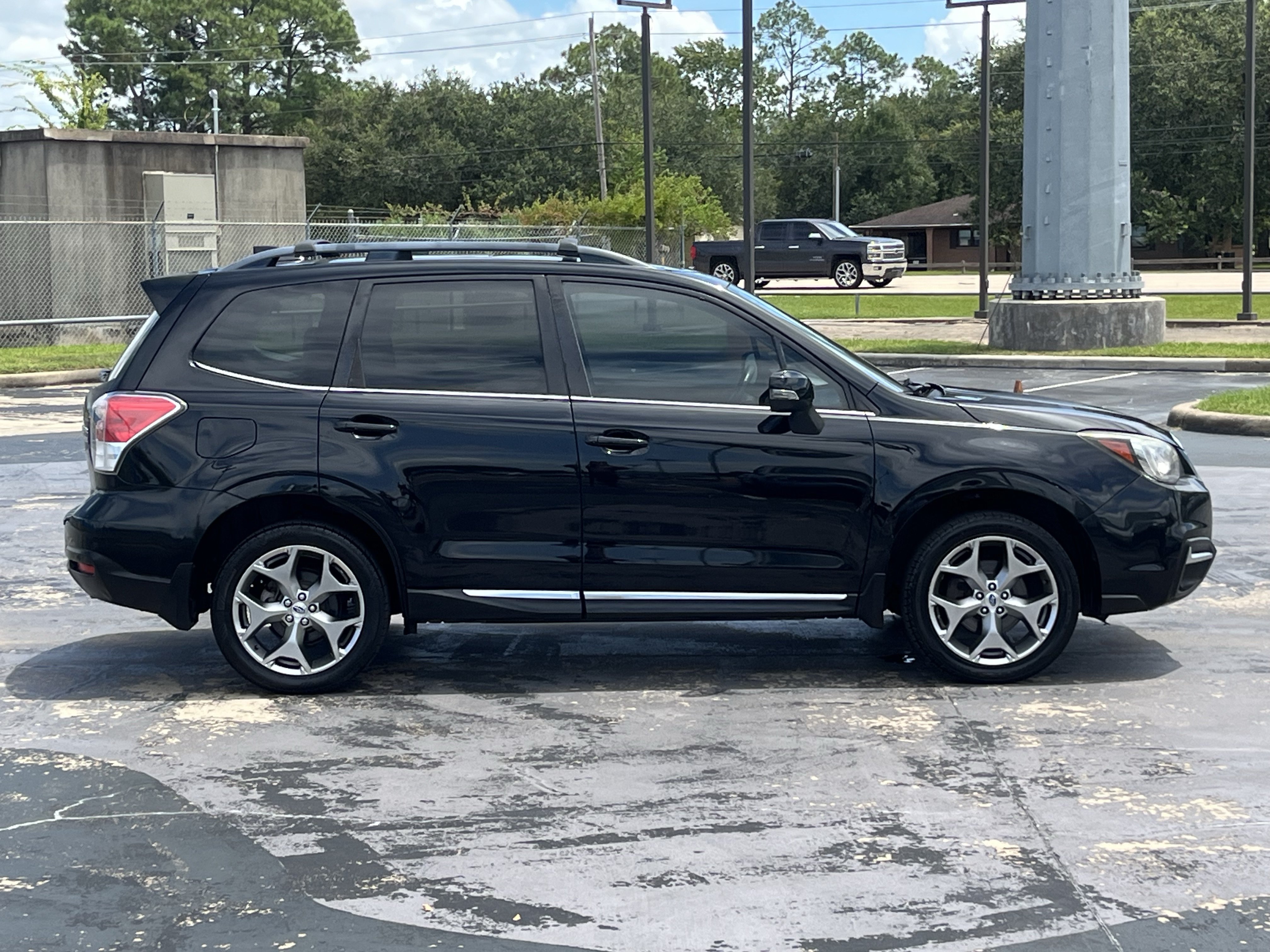 Used 2017 Subaru Forester 2.5i Touring AWD/4WD image 15