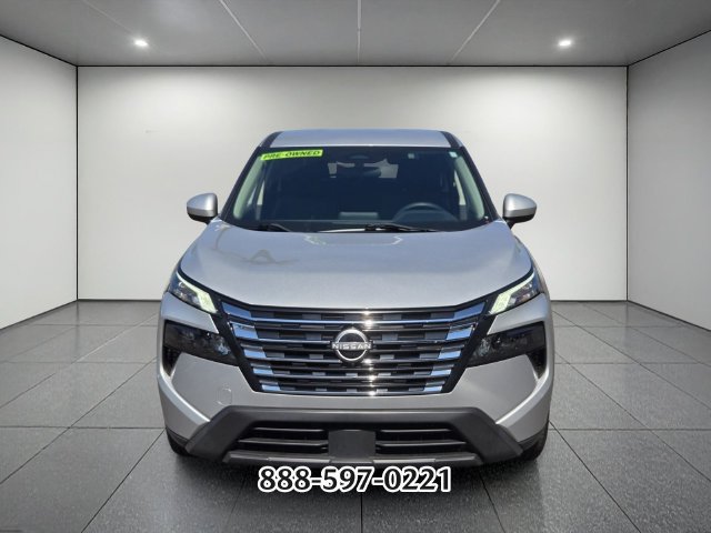 Used 2024 Nissan Rogue SV FWD image 8