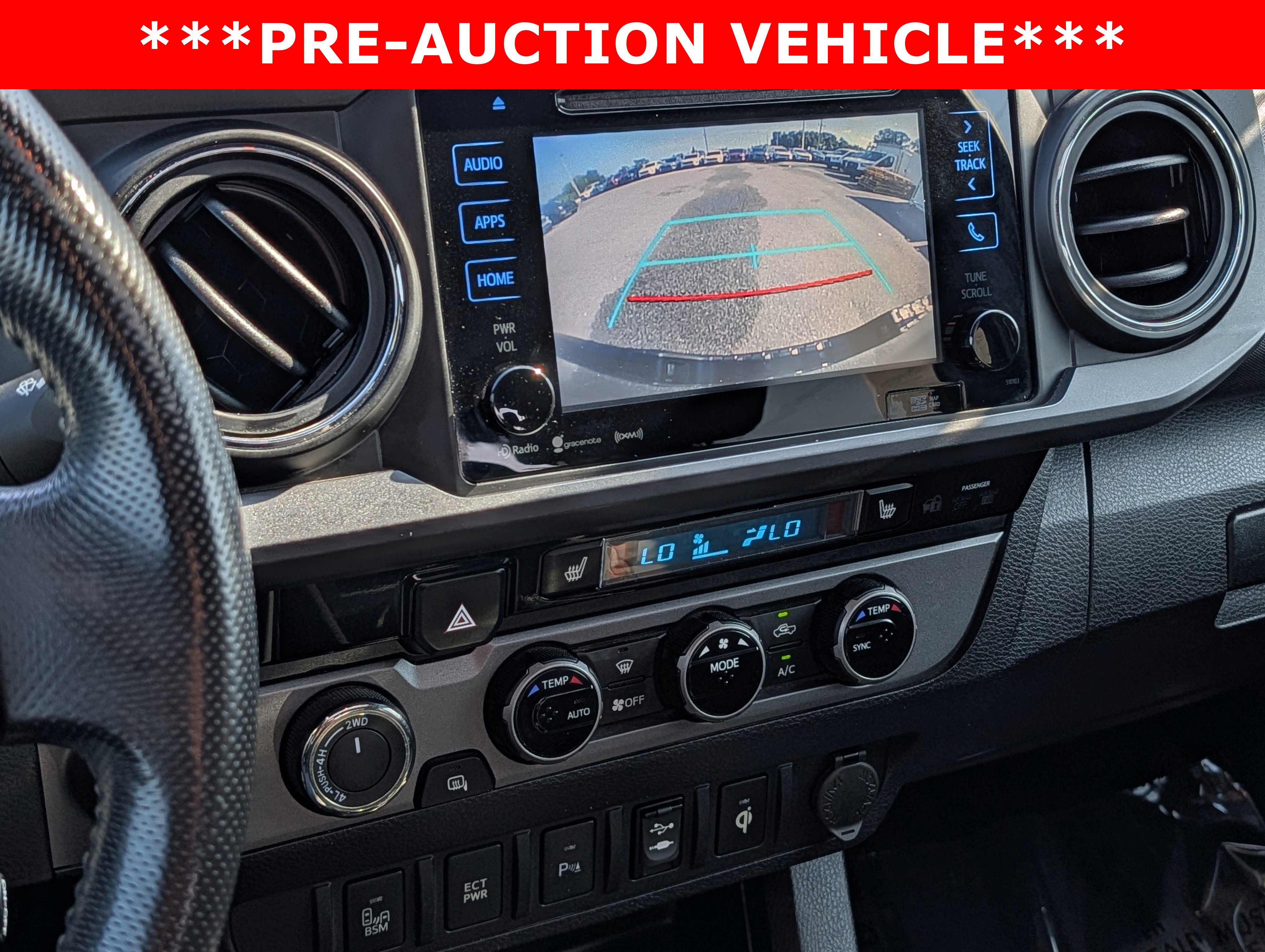 Used 2016 Toyota Tacoma TRD Off-Road w/ Premium & Technology Package AWD/4WD image 31