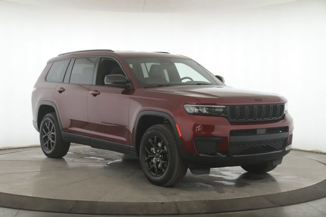 Used 2025 Jeep Grand Cherokee L Laredo image 2