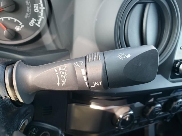 Used 2023 Toyota Tacoma SR image 4