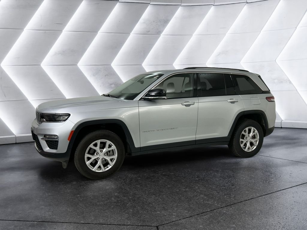 Used 2023 Jeep Grand Cherokee Limited AWD/4WD image 3