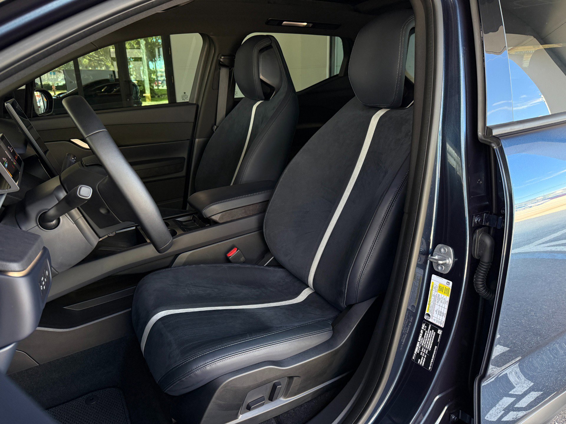 Used 2023 Fisker Ocean Extreme image 23