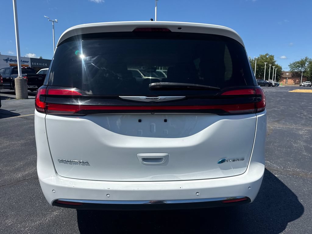 Used 2024 Chrysler Pacifica Limited FWD image 8