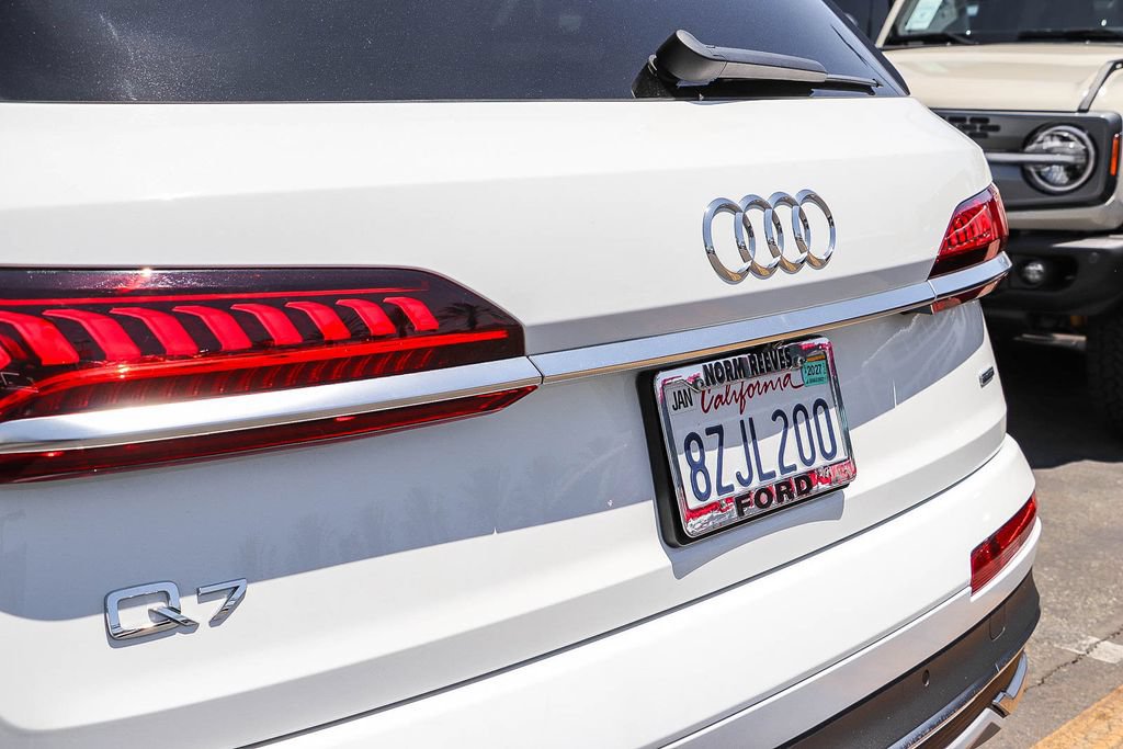 Used 2022 Audi Q7 2.0T Premium Plus w/ Premium Plus Package AWD/4WD image 12