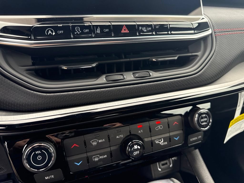 New 2026 Jeep Compass Trailhawk AWD/4WD image 25