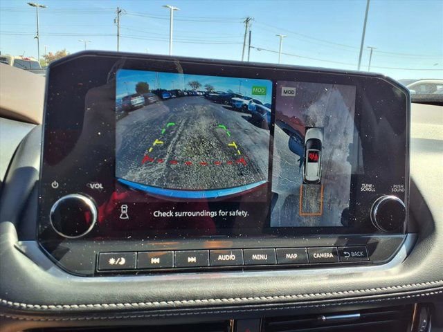 Used 2022 Nissan Rogue Platinum w/ Head-Up Display Package image 17