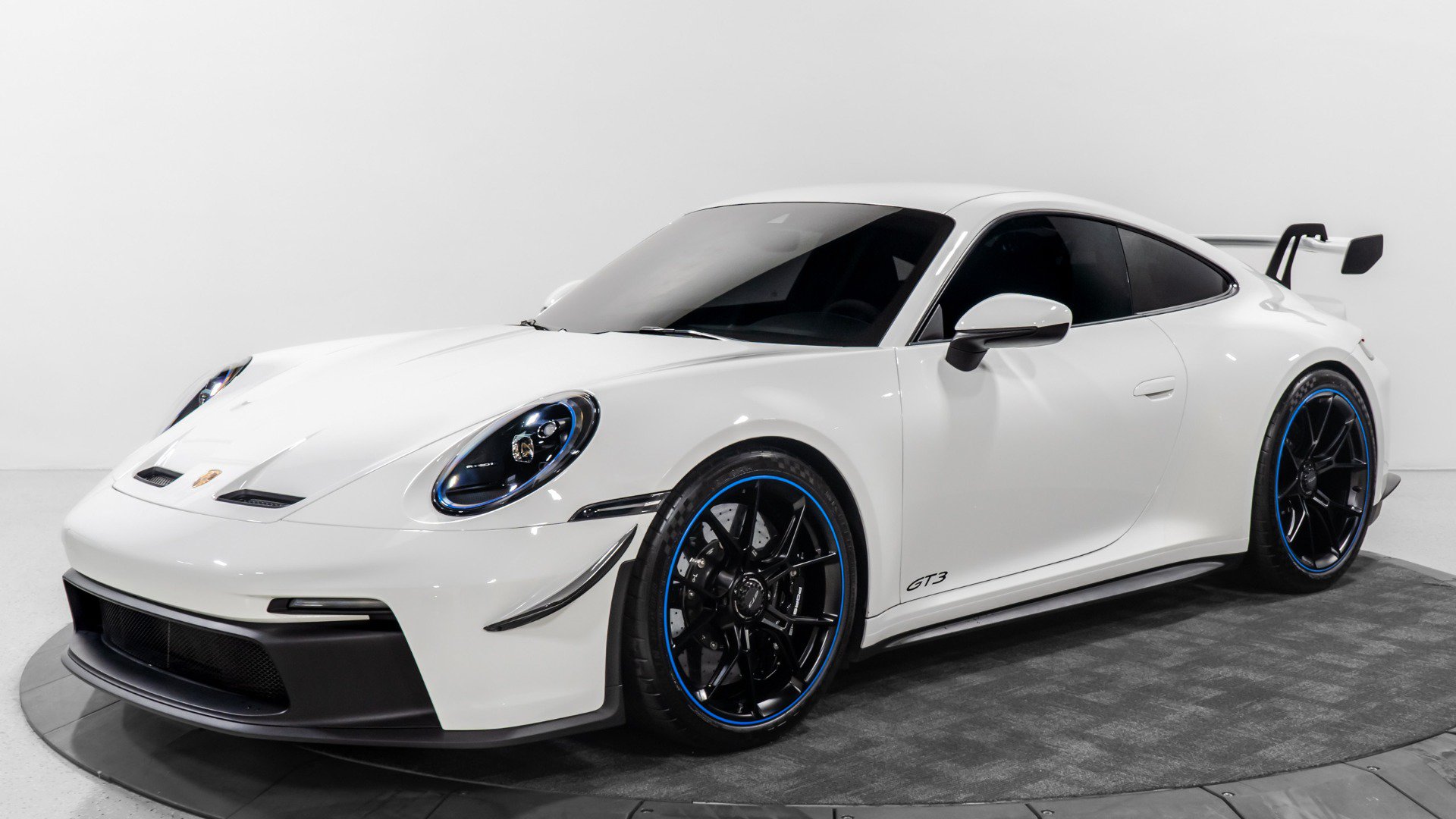 Used 2022 Porsche 911 GT3 RWD image 2