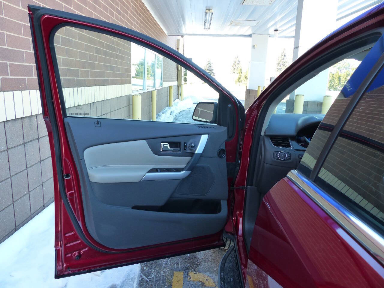 Used 2013 Ford Edge Limited w/ Driver Entry Pkg image 15