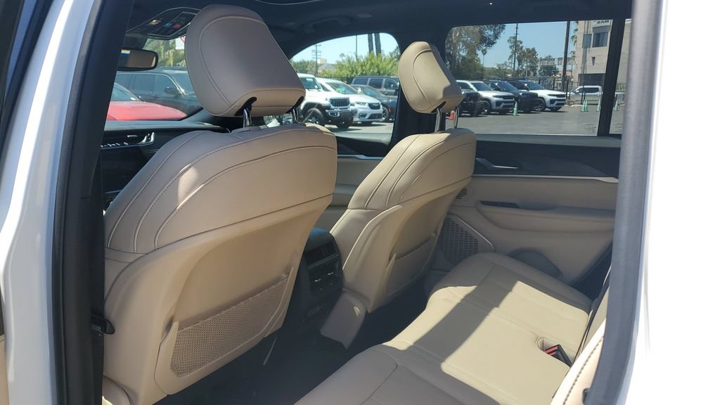 Used 2024 Jeep Grand Cherokee Limited 4xe AWD/4WD image 16