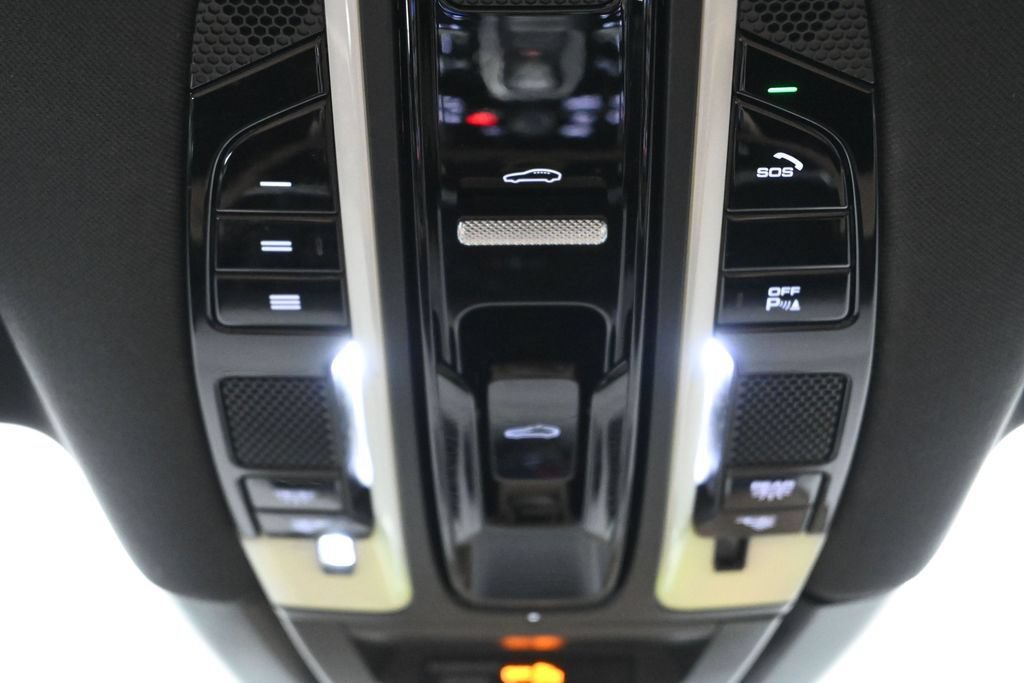 Certified 2019 Porsche Cayenne AWD/4WD image 25
