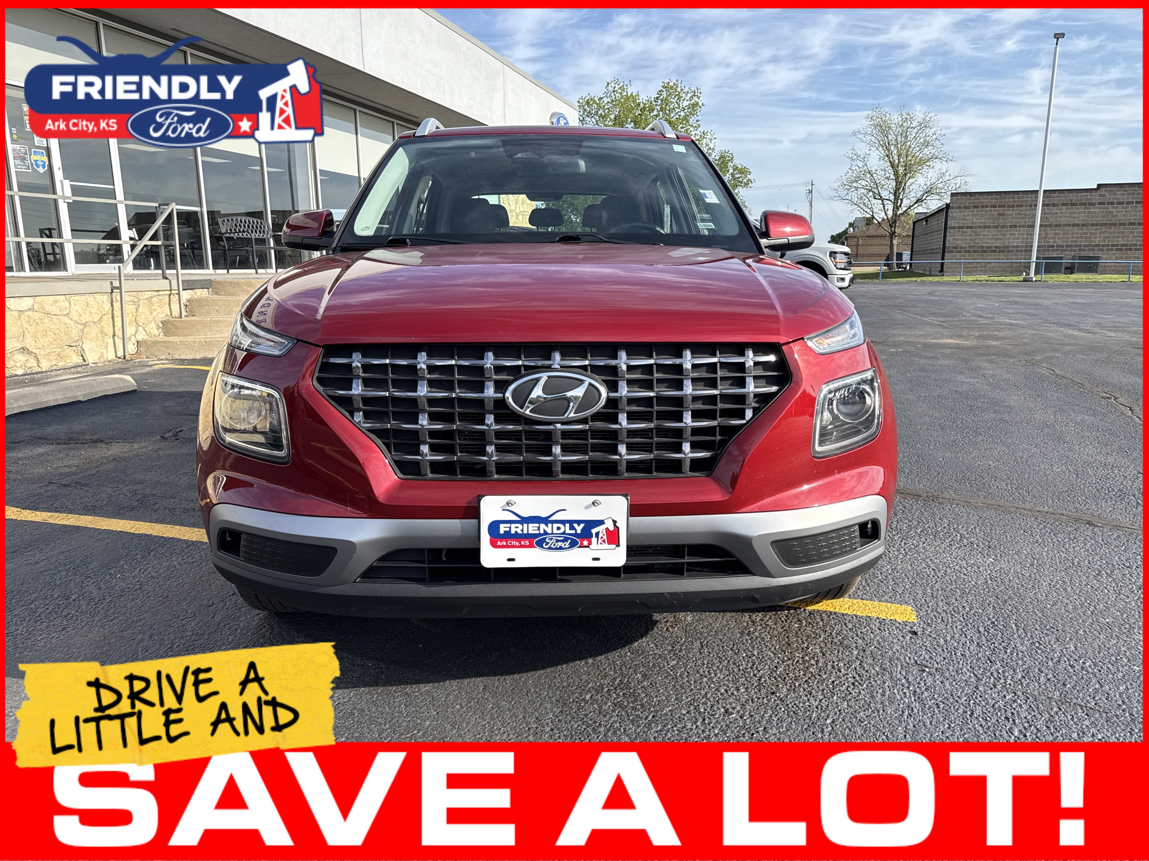 Used 2025 Hyundai Venue SEL FWD image 5
