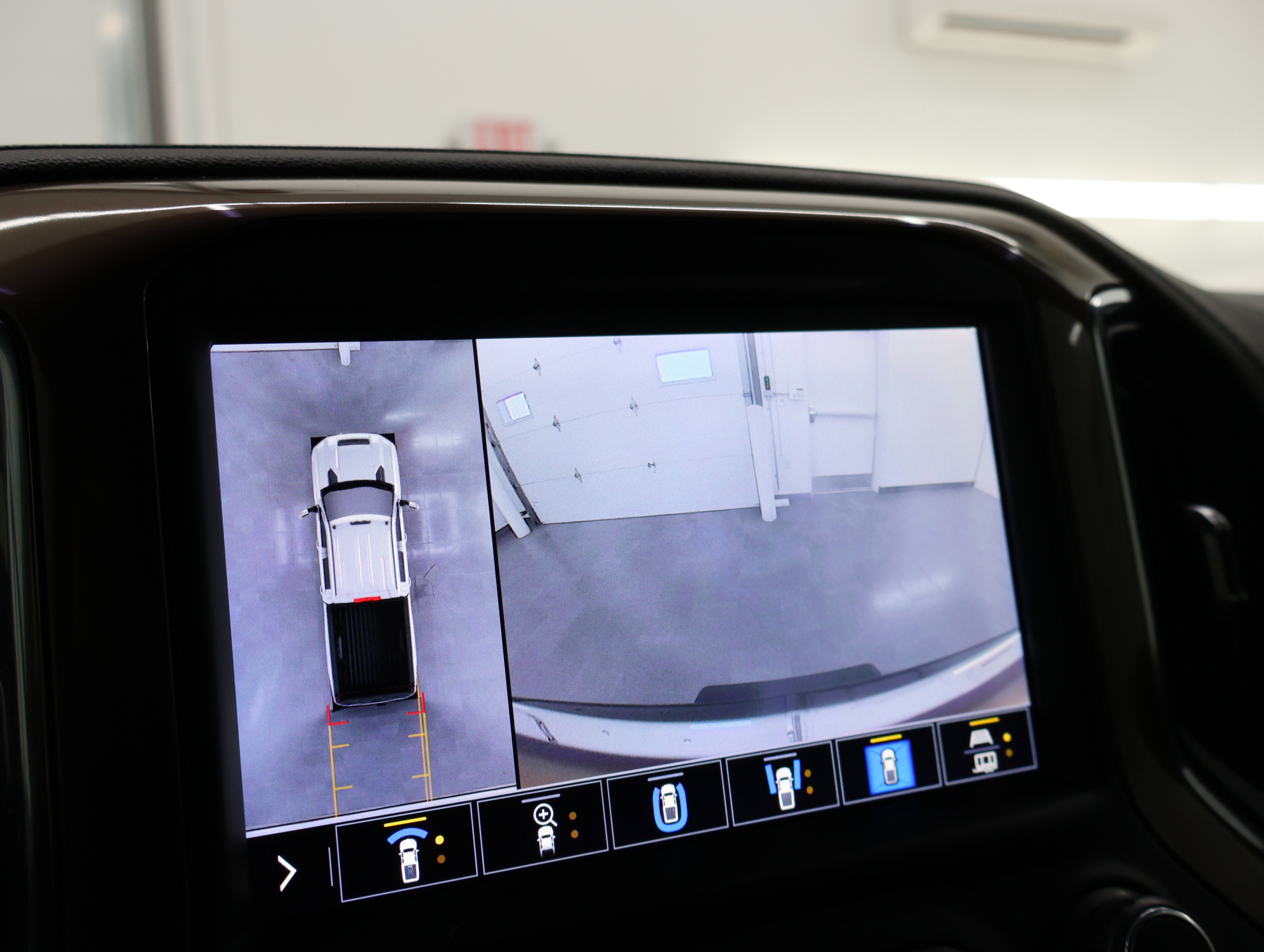 Used 2021 Chevrolet Silverado 2500 High Country w/ Z71 Off-Road Package image 17