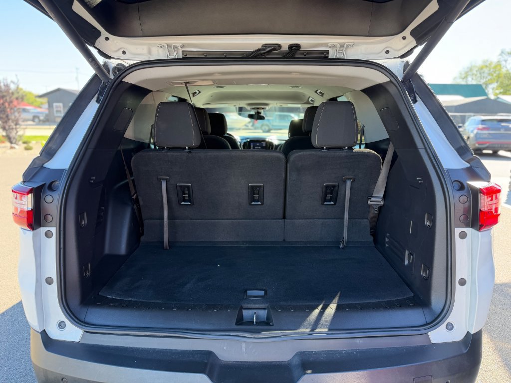 Used 2020 Chevrolet Traverse LT w/ LPO, 'HIT The Road' Package AWD/4WD image 19