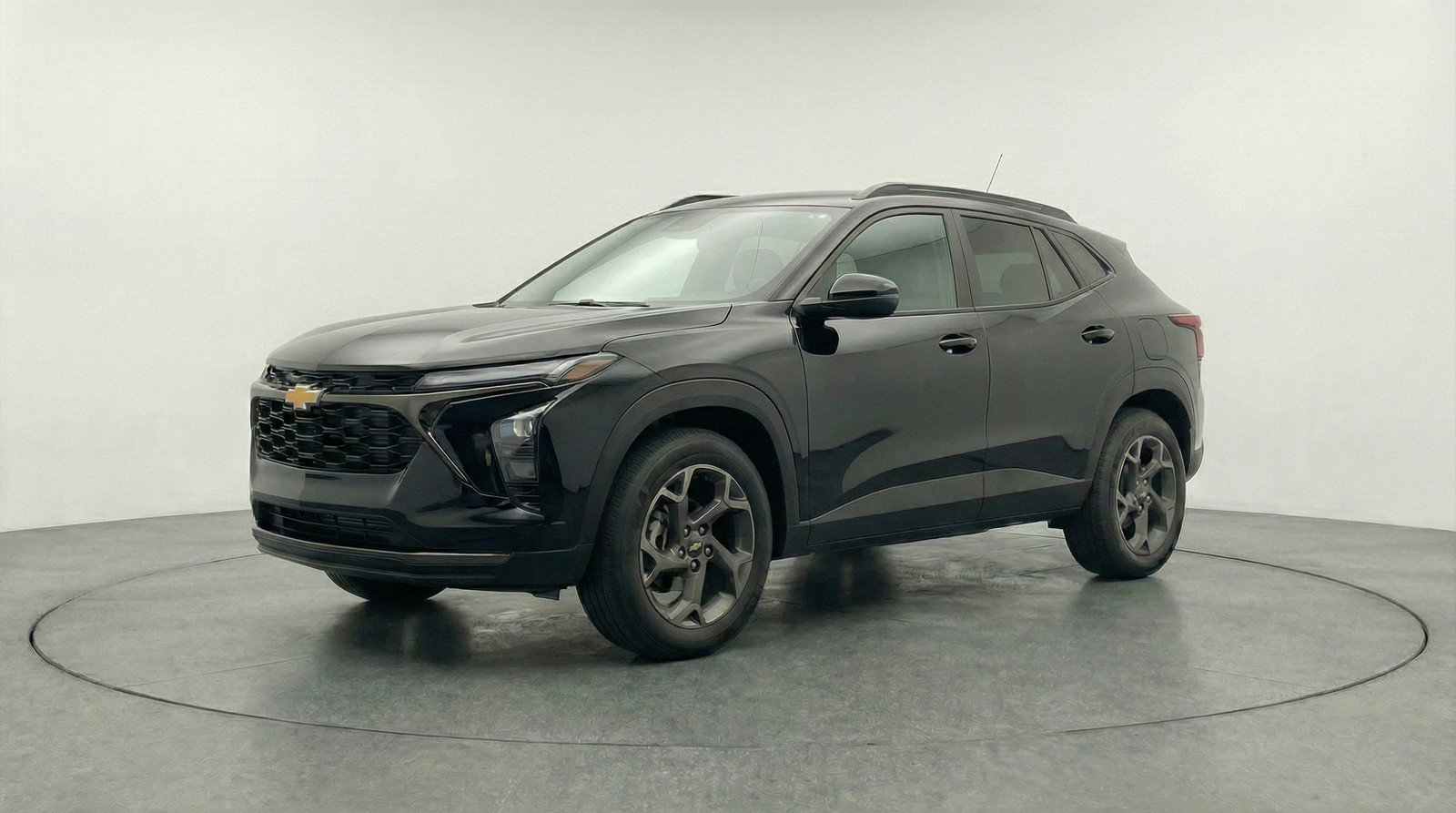 Used 2025 Chevrolet Trax LT image 3