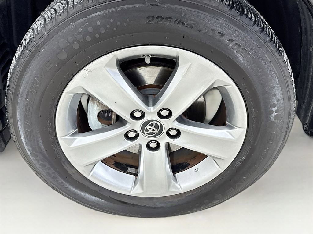 Used 2015 Toyota RAV4 XLE FWD image 36