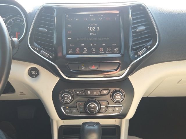 Used 2019 Jeep Cherokee Limited image 30