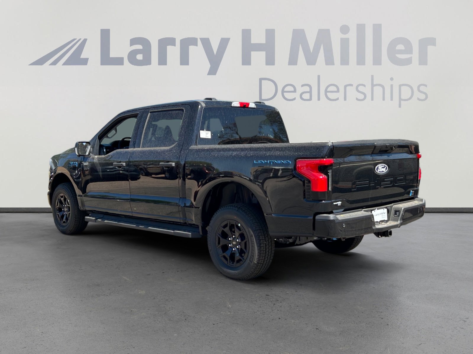 New 2025 Ford F150 Lightning XLT AWD/4WD image 3