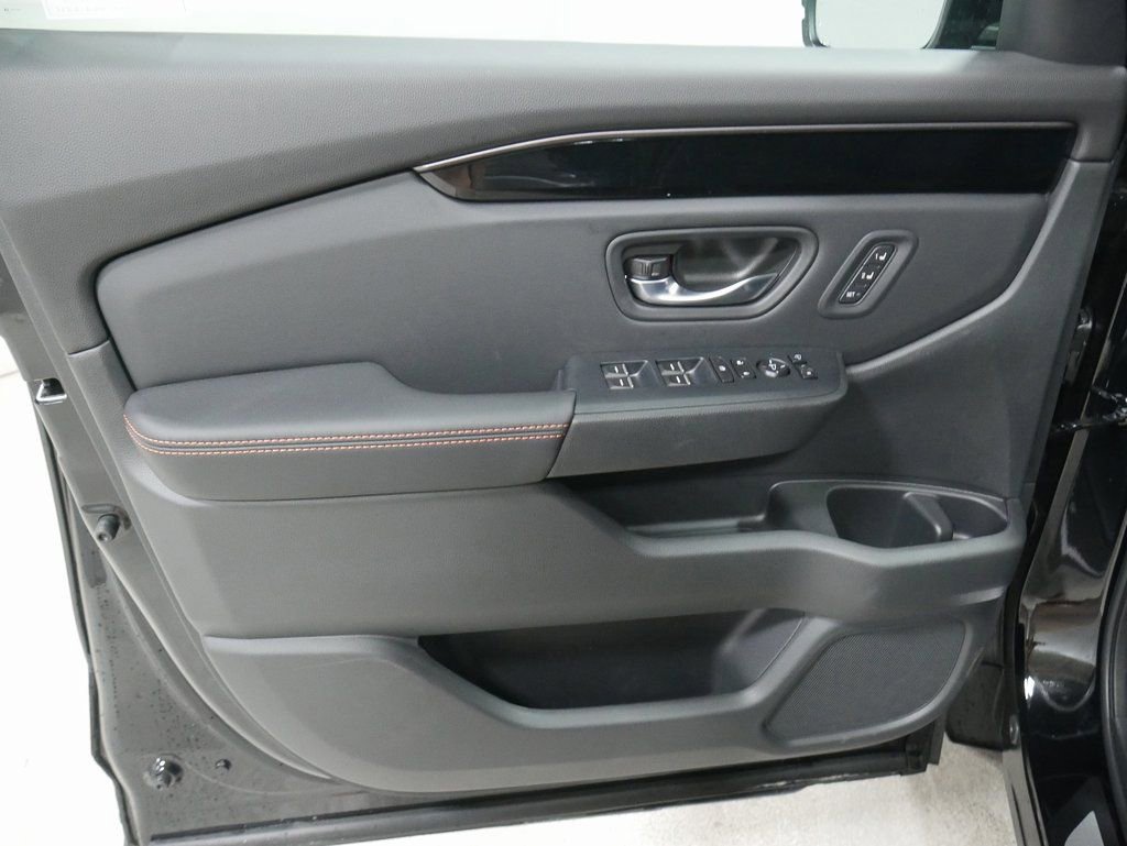 New 2025 Honda Pilot TrailSport image 14