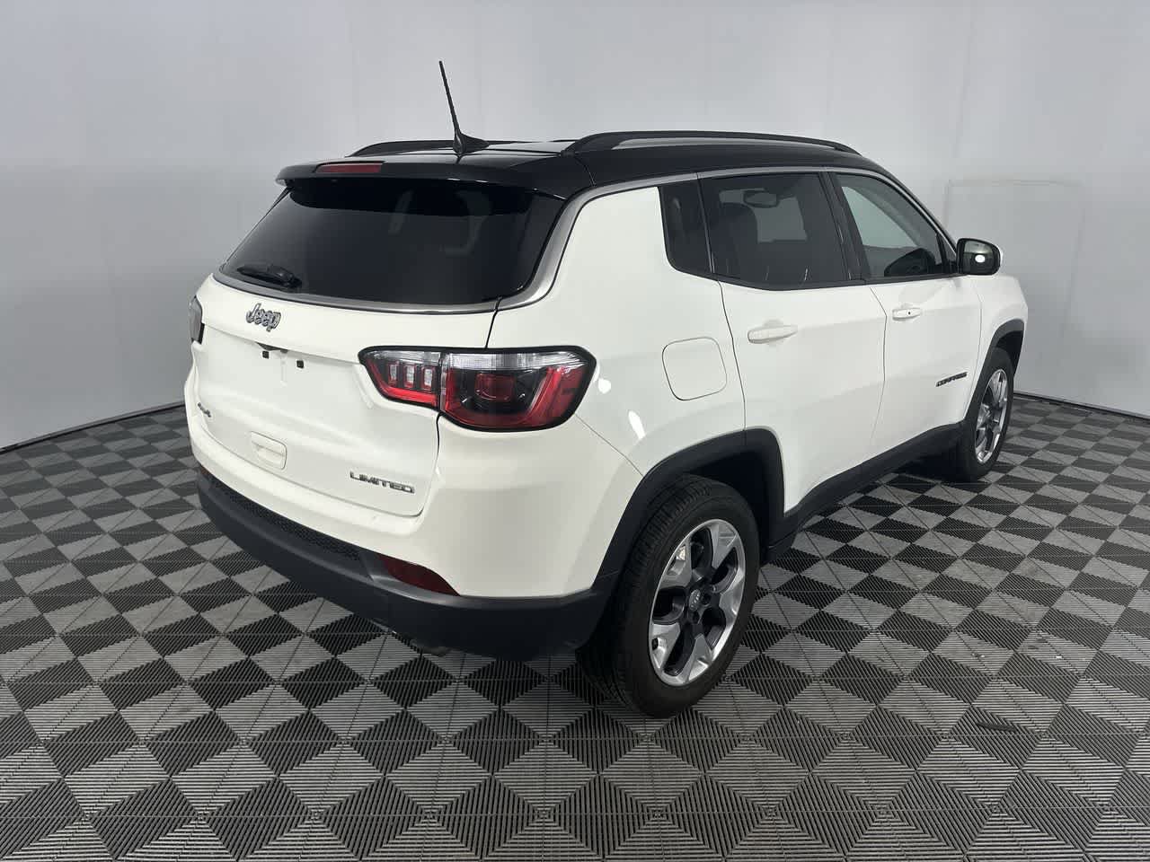 Used 2020 Jeep Compass Limited AWD/4WD image 8