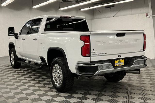 Used 2025 Chevrolet Silverado 2500 LTZ w/ LTZ Convenience Package AWD/4WD image 3