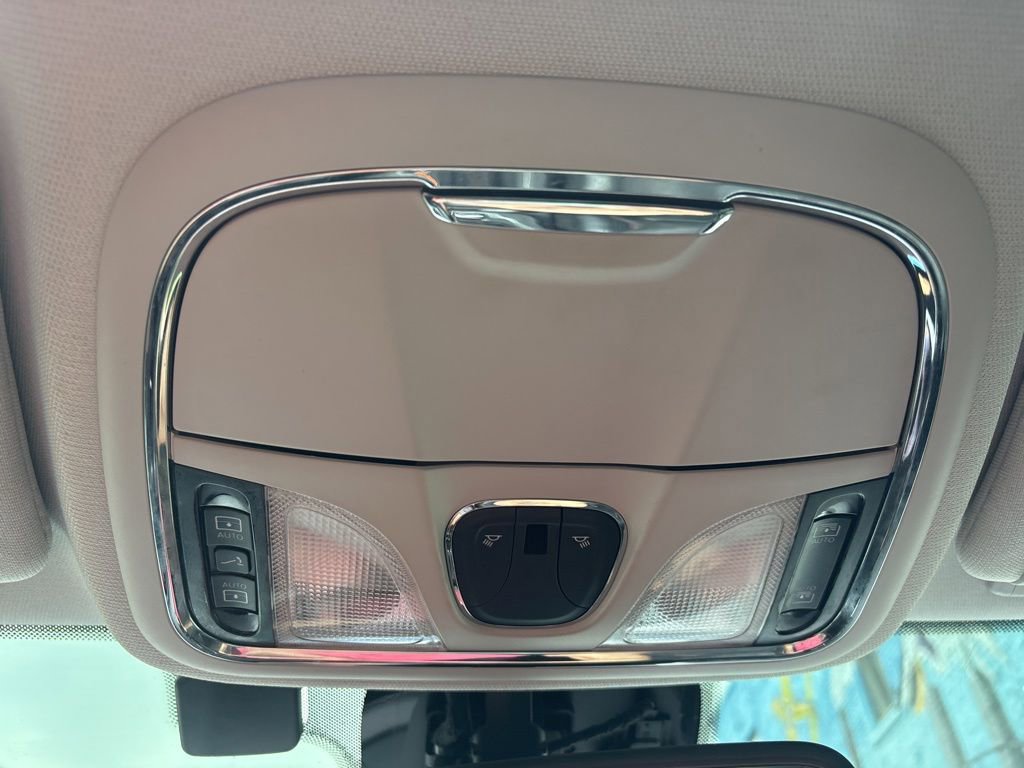 Used 2019 Jeep Cherokee Trailhawk AWD/4WD image 21