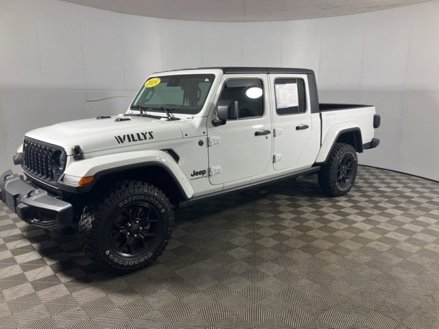 Used 2024 Jeep Gladiator Sport image 4