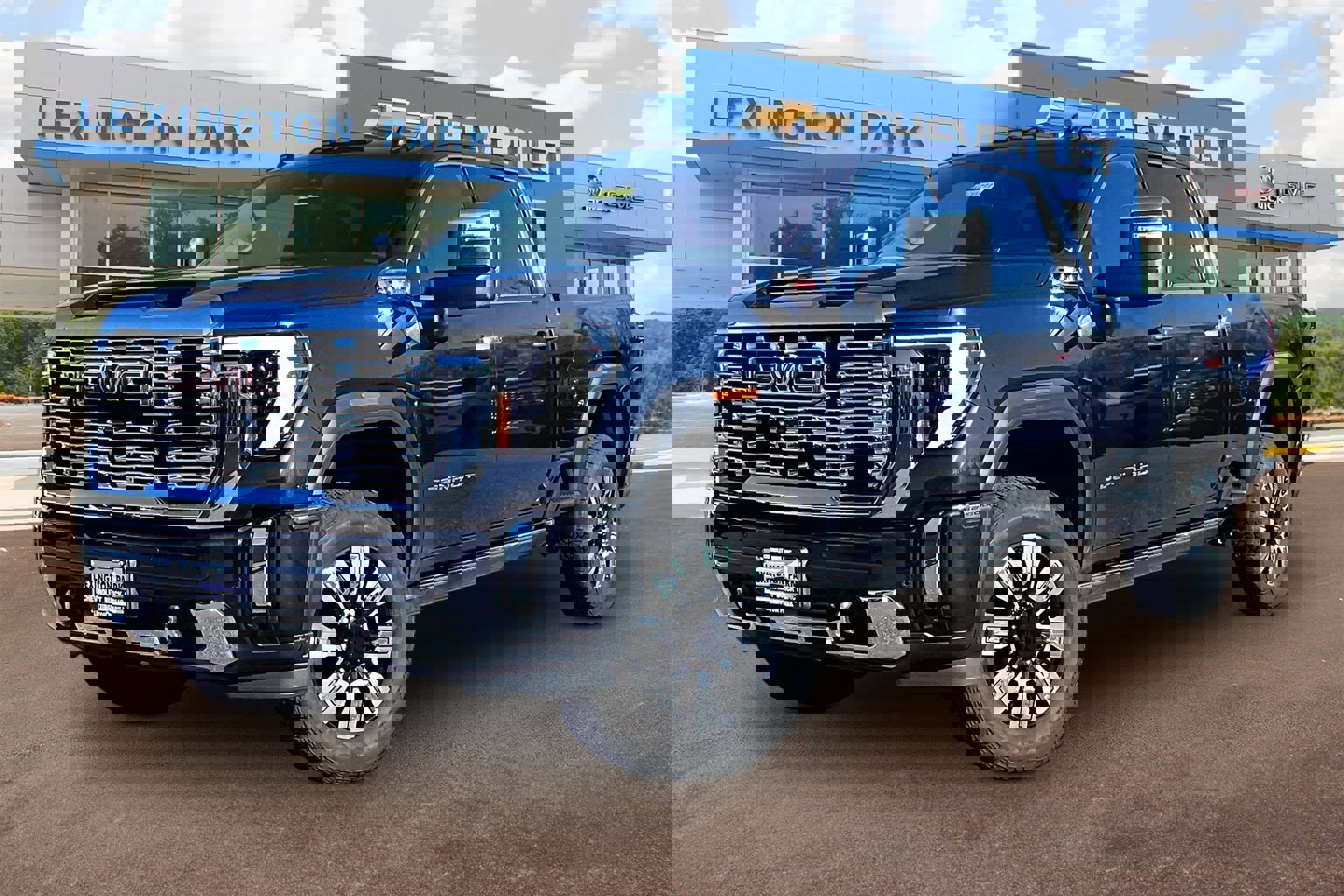 Used 2024 GMC Sierra 2500 Denali w/ Denali Reserve Package image 12