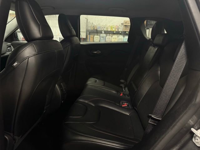 Used 2022 Jeep Cherokee Trailhawk w/ Comfort/Convenience Group image 21