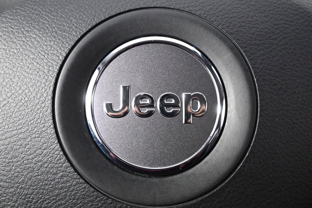 Used 2022 Jeep Cherokee Trailhawk w/ Sound & Nav Group image 35