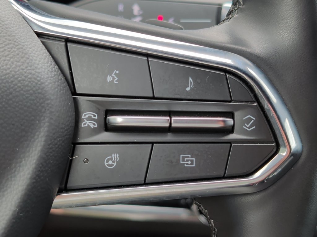 Used 2025 Chevrolet Equinox LT FWD image 13