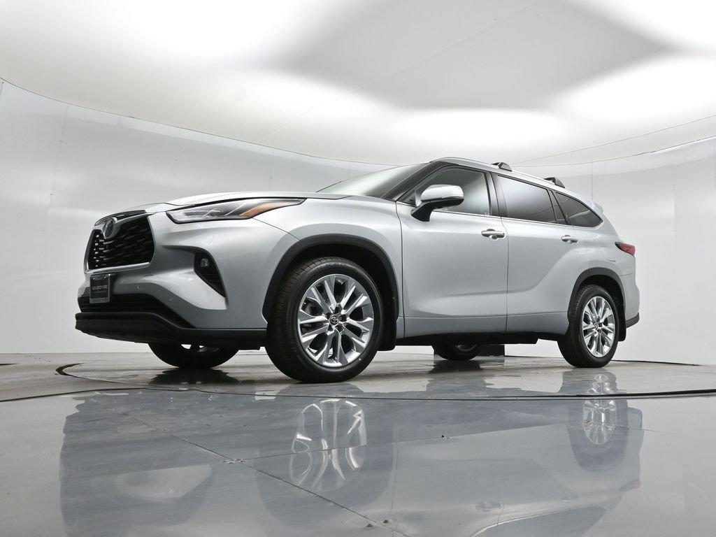 Used 2022 Toyota Highlander Limited image 45