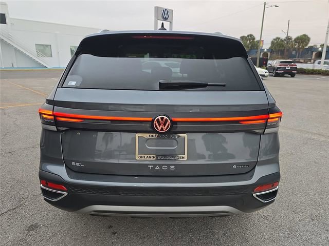 Used 2025 Volkswagen Taos SEL image 4