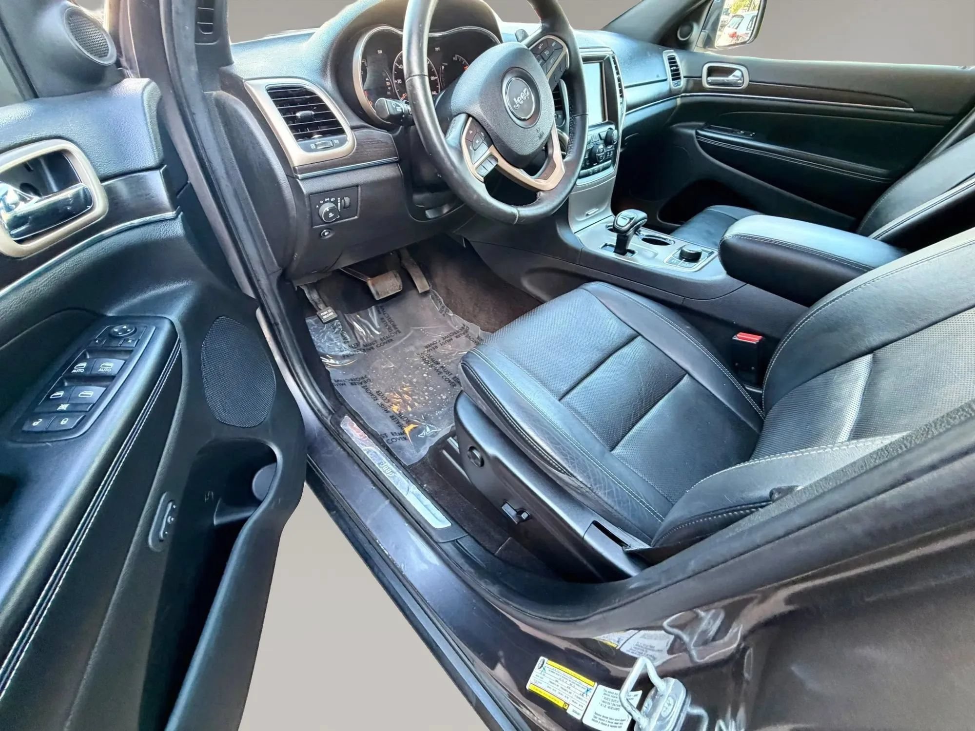 Used 2014 Jeep Grand Cherokee Limited w/ Luxury Group II AWD/4WD image 9