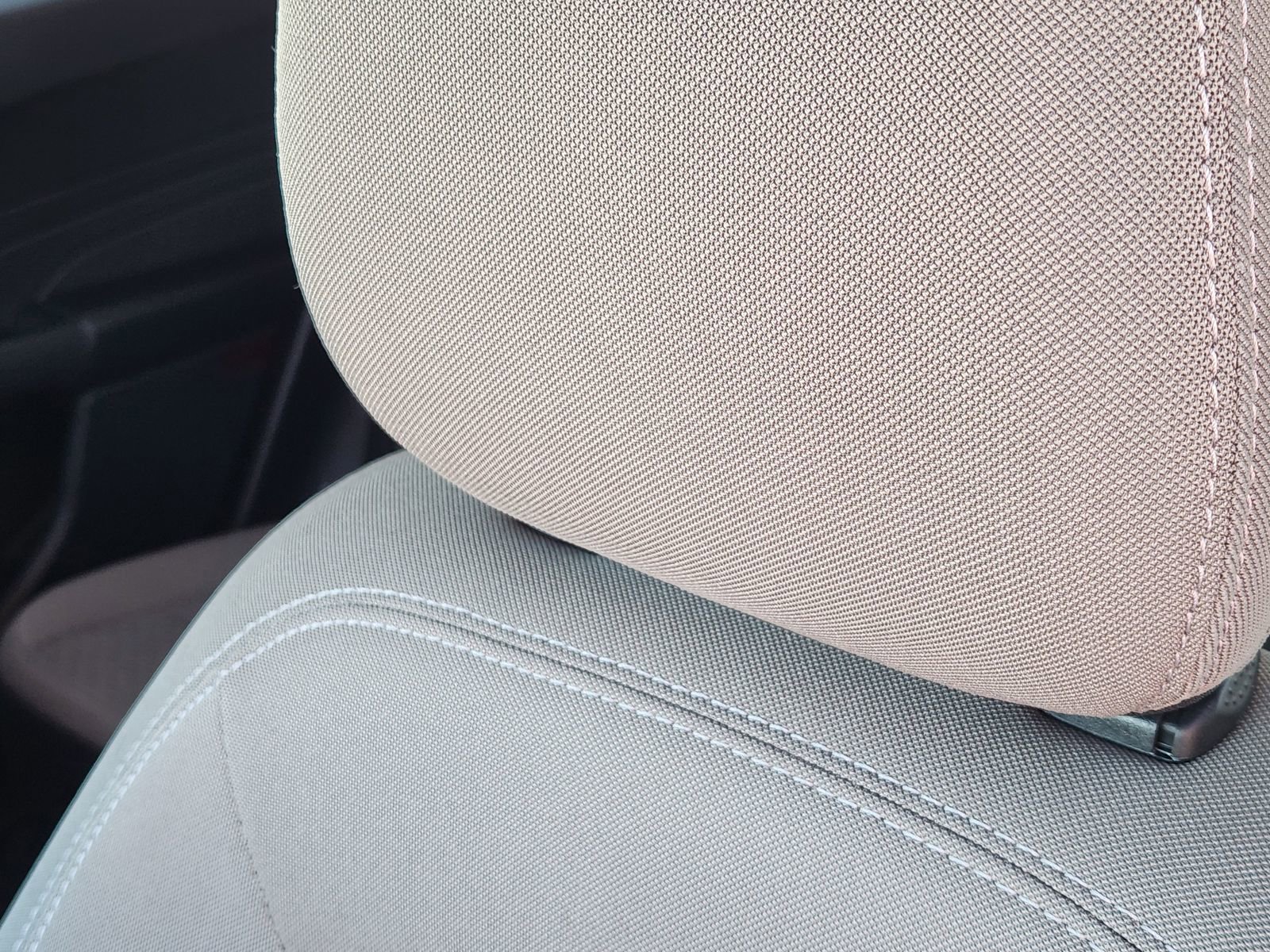 Used 2022 Ford Escape SE image 18