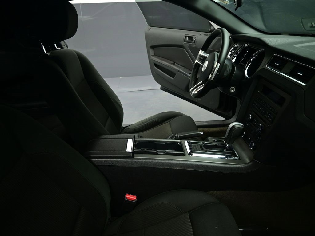 Used 2014 Ford Mustang Coupe image 10