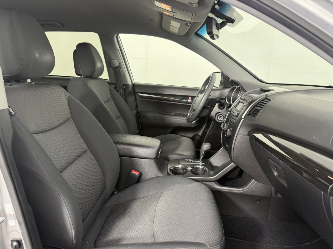Used 2012 Kia Sorento LX w/ Convenience Pkg FWD image 10
