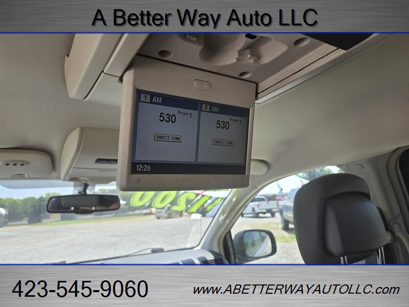 Used 2011 Volkswagen Routan SE FWD image 10