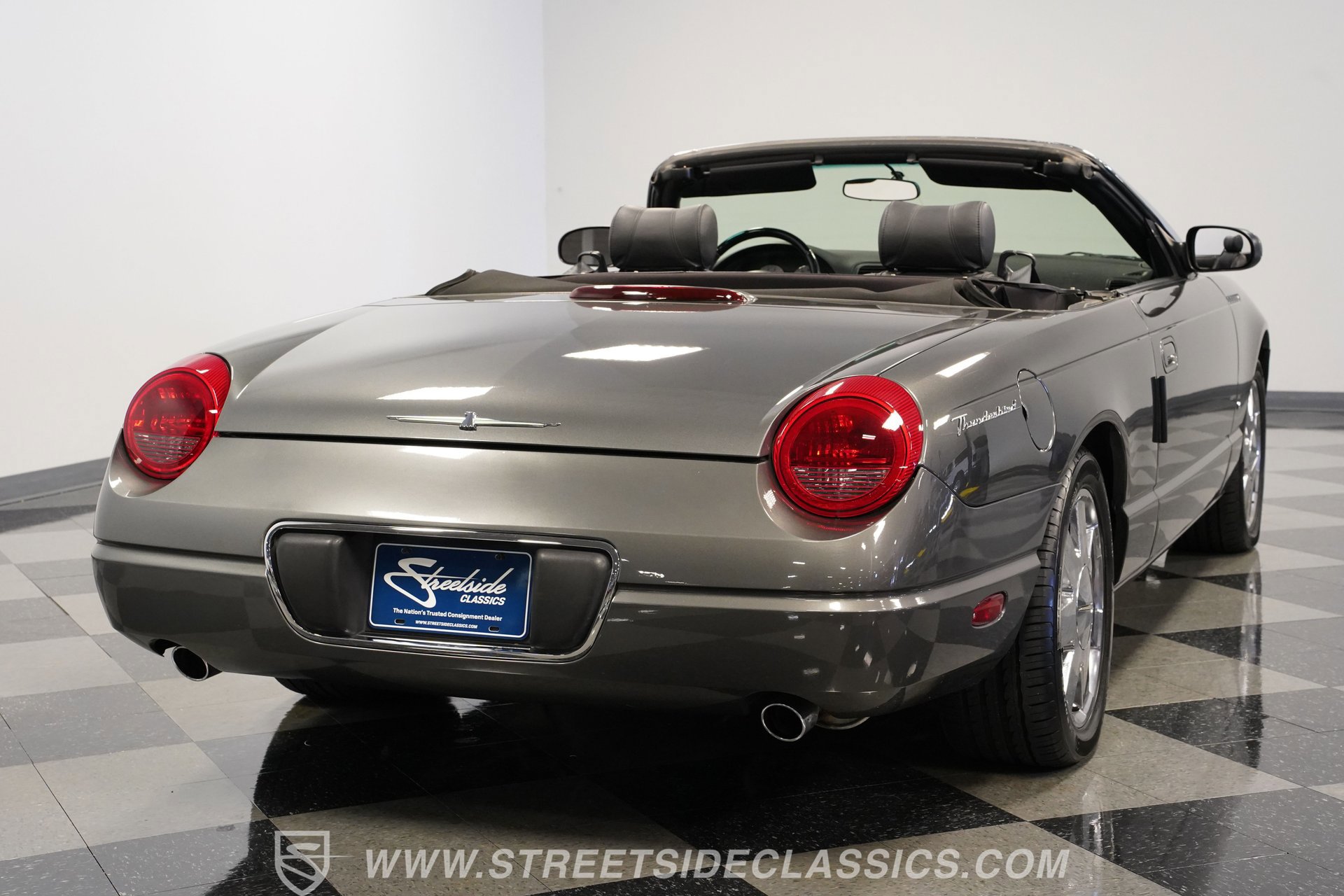 Used 2003 Ford Thunderbird image 12
