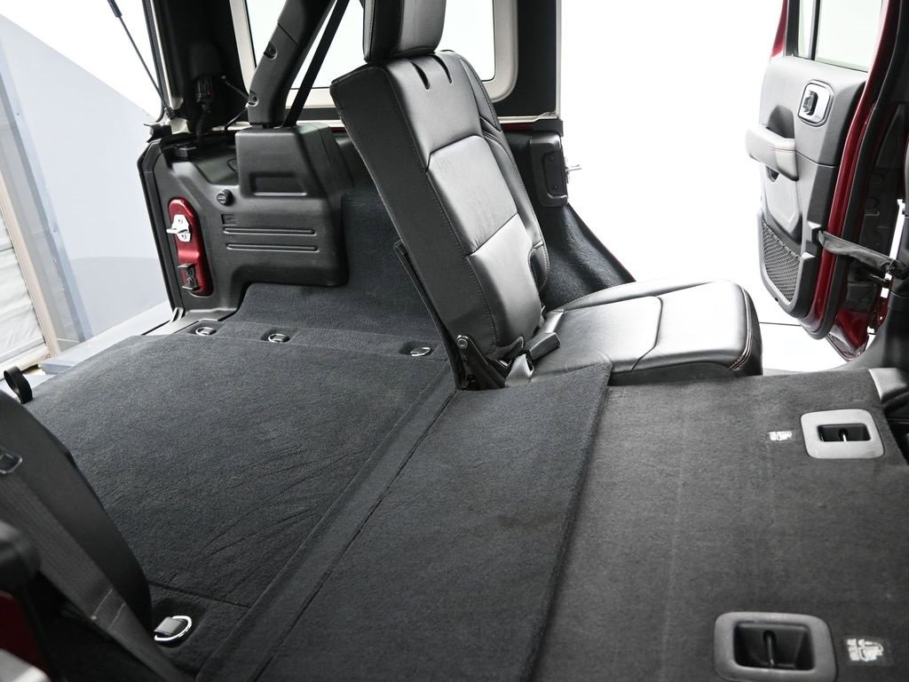 Used 2022 Jeep Wrangler Unlimited Rubicon w/ Trailer Tow Package image 15