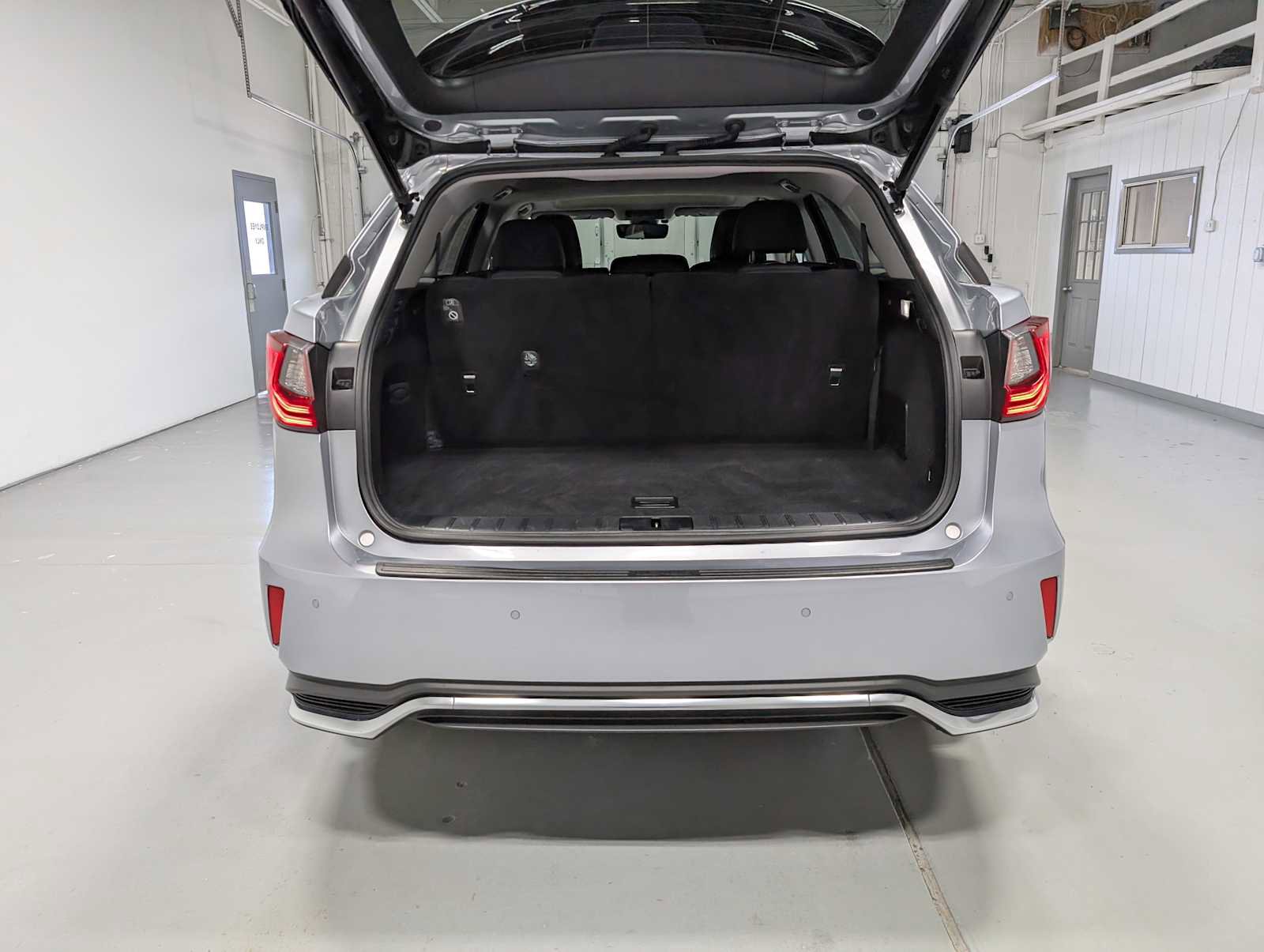 Used 2022 Lexus RX 350L Premium w/ Premium Package image 42