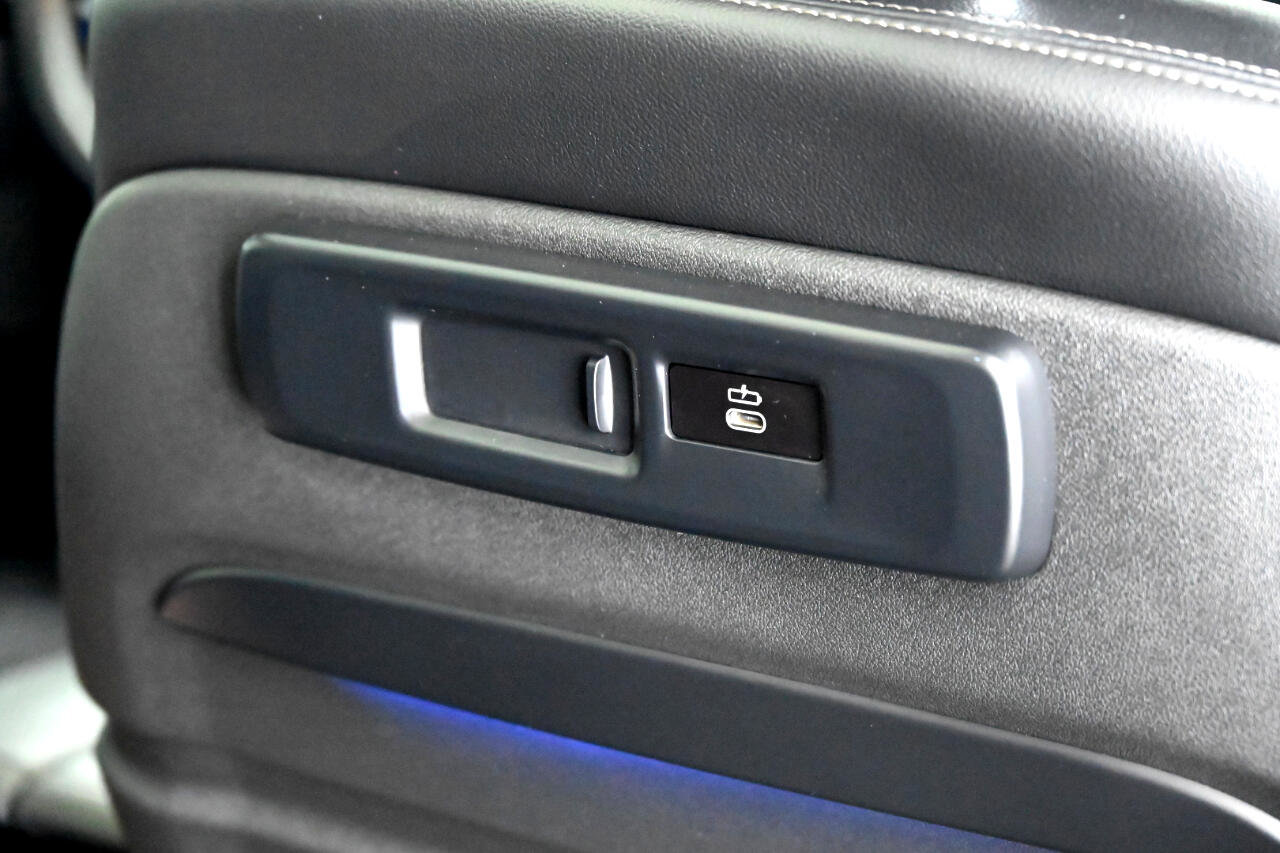 Used 2020 BMW X5 M50i w/ Premium Package image 39