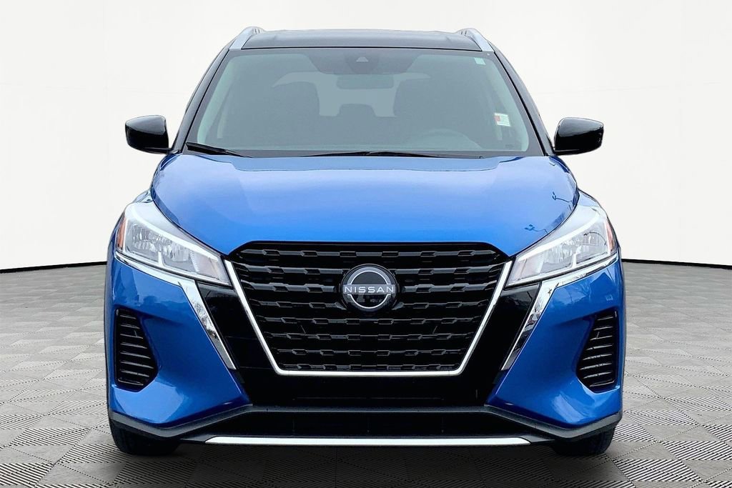Used 2023 Nissan Kicks SV image 2