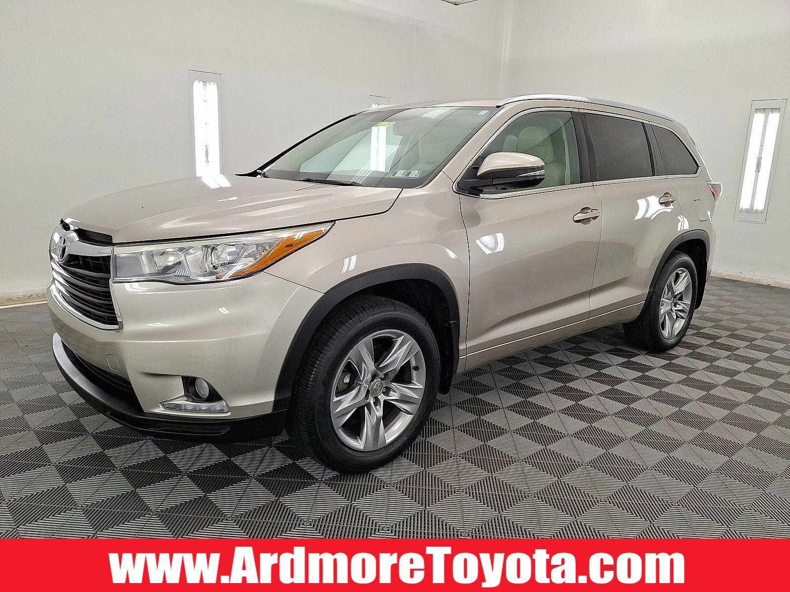 Used 2015 Toyota Highlander Limited AWD/4WD image 1