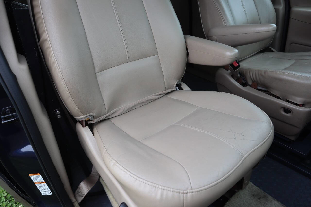 Used 2002 Ford Windstar SEL FWD image 18