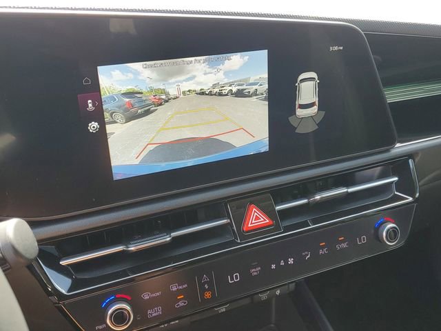 Used 2023 Kia Niro EX FWD image 25