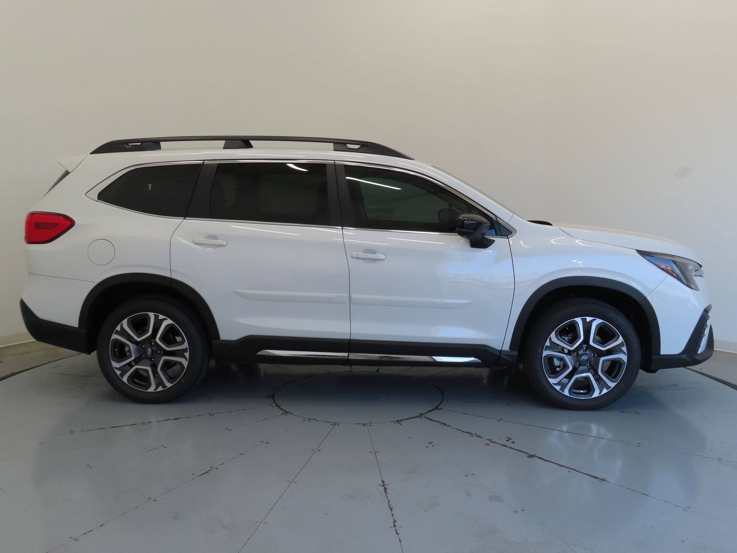 New 2026 Subaru Ascent Limited image 2